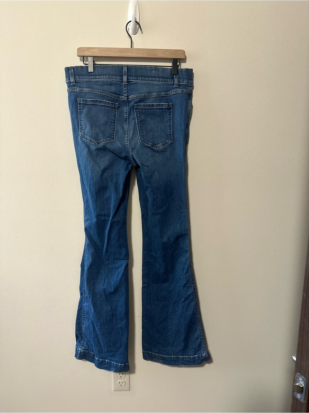 SPANXshape EveryWear Pull-On Flare Jeans vintage indigo 20456Q Large Petite - Picture 3 of 9